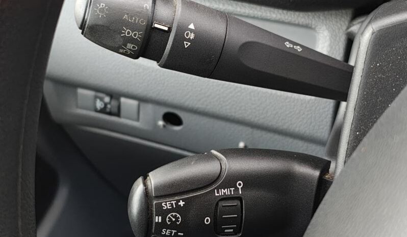 Opel Vivaro 145ch / porte échelle complet