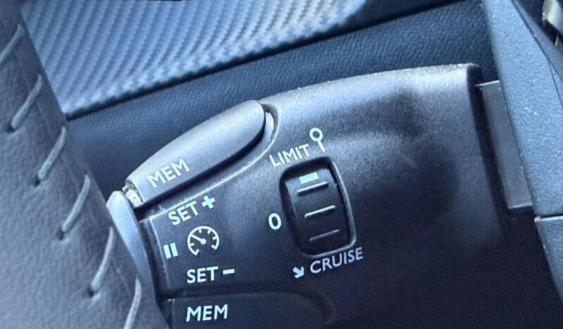 Peugeot 208 Allure / GPS / LED complet