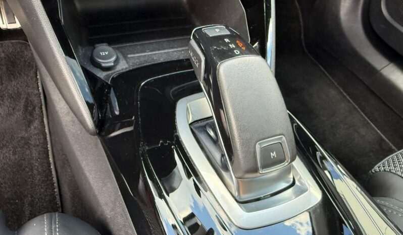 Peugeot 2008 GT / EAT8 / 1.5 BlueHDi complet