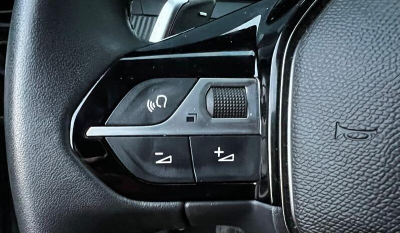 Peugeot 208 Allure / Hybrid complet