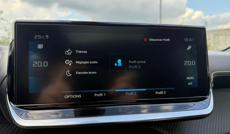 Peugeot 2008 GT / EAT8 / 1.5 BlueHDi complet