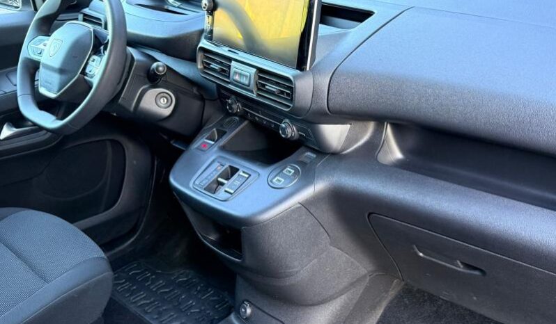 Peugeot Partner EAT8 / 130ch / Standard Light complet