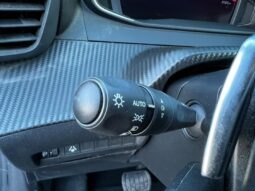 Peugeot 208 Allure / E-DSC6 / MHEV complet