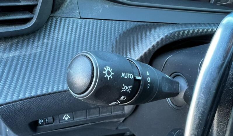 Peugeot 208 Allure / E-DSC6 / MHEV complet