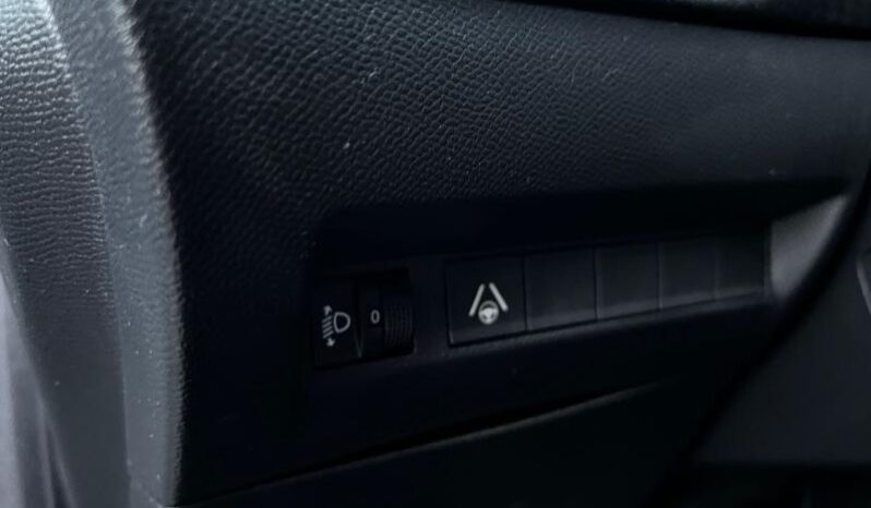 Peugeot 208 Allure / Hybrid complet