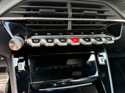 Peugeot 2008 GT / EAT8 / 1.5 BlueHDi complet