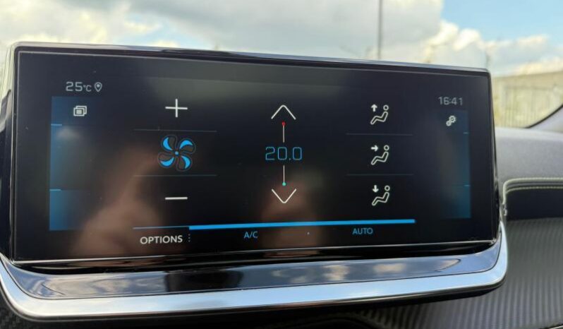 Peugeot 2008 GT / EAT8 / 1.5 BlueHDi complet