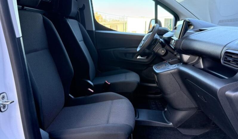 Peugeot Partner EAT8 / 130ch / Standard Light complet