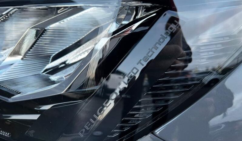 Peugeot 208 Allure / Hybrid complet