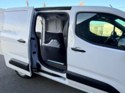 Peugeot Partner EAT8 / 130ch / Standard Light complet