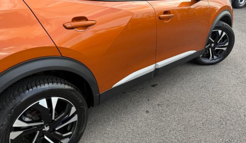 Peugeot 2008 GT / EAT8 / 1.5 BlueHDi complet