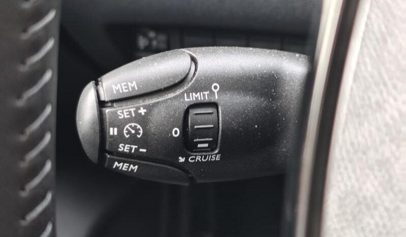 Peugeot 208 Allure / LED / Carplay complet