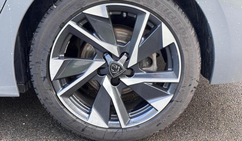 Peugeot 308 Allure / EAT8 / Carplay complet