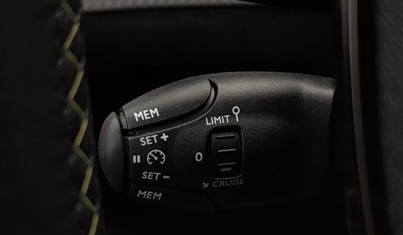 Peugeot 208 GT complet