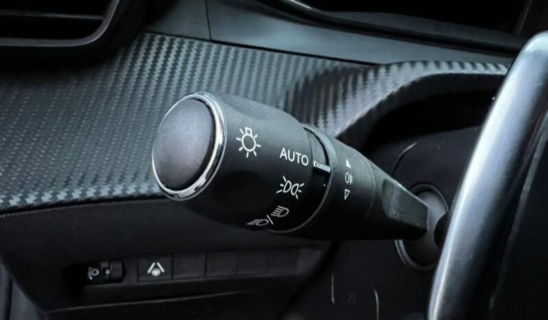 Peugeot 208 Allure / Hybrid complet