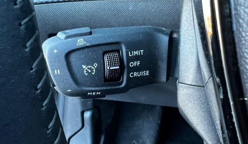 Peugeot 208 Allure / E-DSC6 / MHEV complet