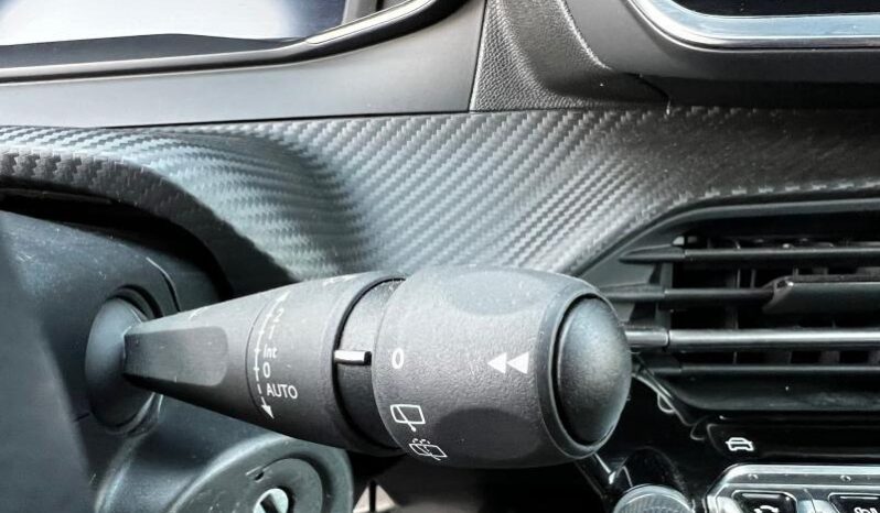 Peugeot 208 Allure / Carplay / GPS complet