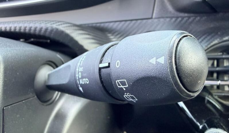 Peugeot 2008 Allure Pack / Carplay / LED complet