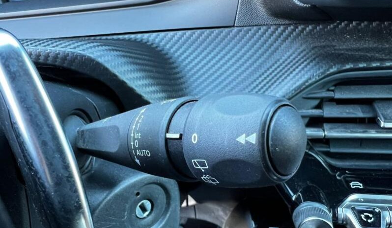 Peugeot 208 Allure / E-DSC6 / MHEV complet