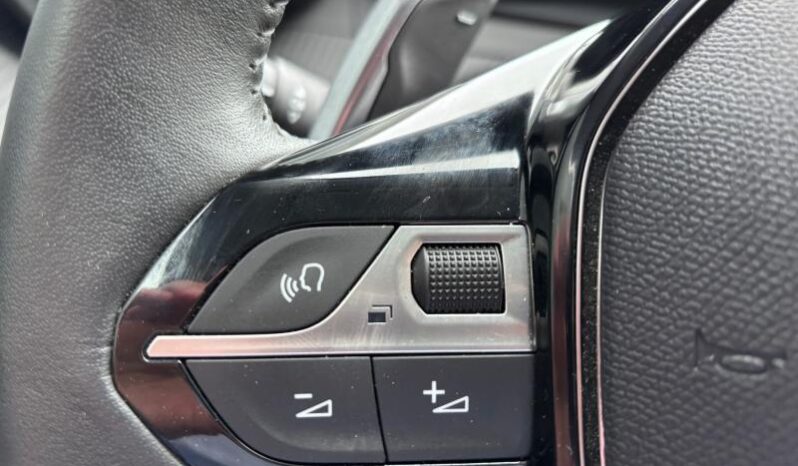 Peugeot 208 Allure / MHEV / E-DSC6 complet
