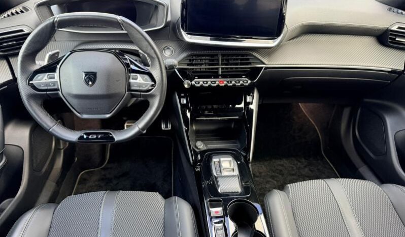 Peugeot 2008 GT / EAT8 / 130ch complet