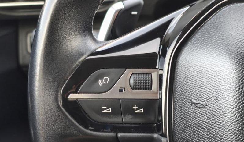 Peugeot 5008 Allure / EAT8 / Sièges chauffants complet