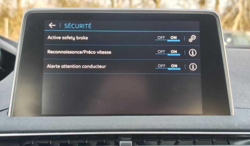 Peugeot 5008 Allure / EAT8 / Sièges chauffants complet