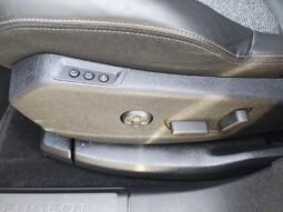 Peugeot 5008 Allure / EAT8 / Sièges chauffants complet
