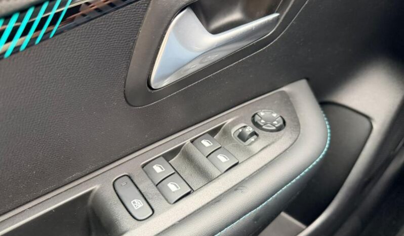 Peugeot 208 Allure / GPS / Carplay complet