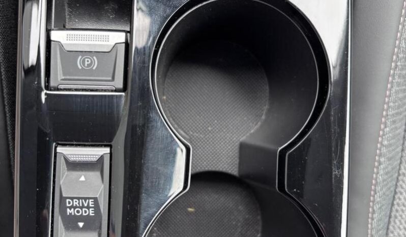 Peugeot 208 Allure / MHEV / E-DSC6 complet