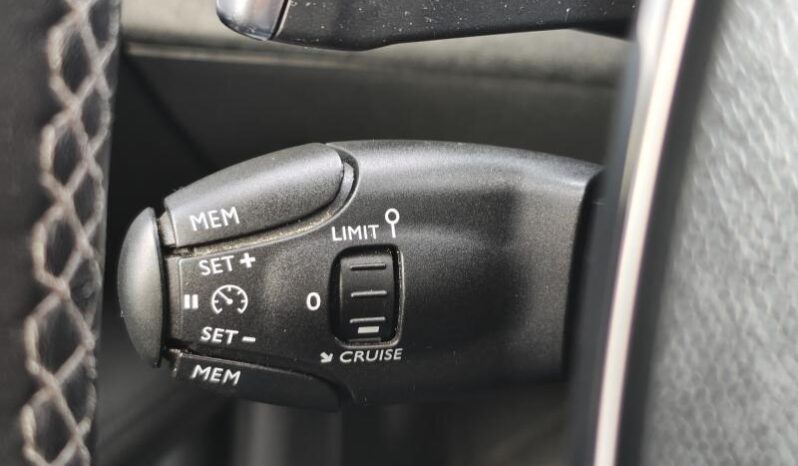 Peugeot 5008 Allure / EAT8 / Sièges chauffants complet