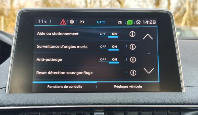 Peugeot 5008 Allure / EAT8 / Sièges chauffants complet