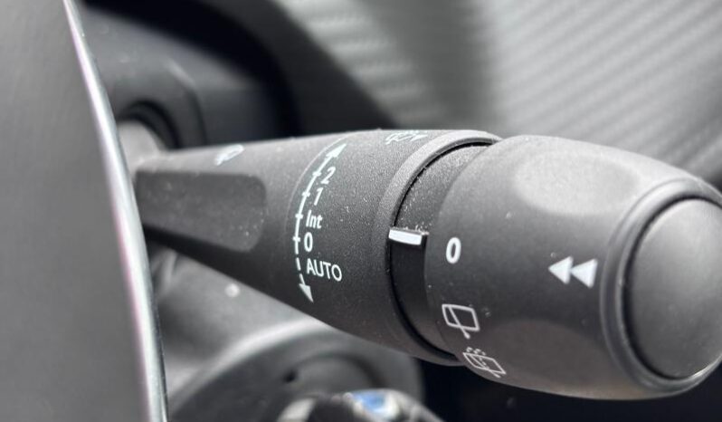 Peugeot 208 Allure / MHEV / E-DSC6 complet