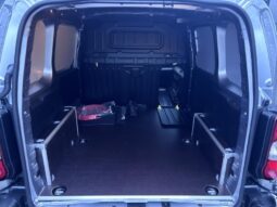 Peugeot e-Partner e-Partner / CarPlay / Heavy / 50 KWh complet