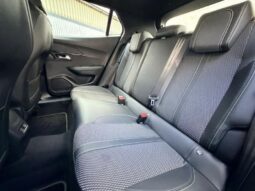 Peugeot 2008 GT / EAT8 / 130ch complet