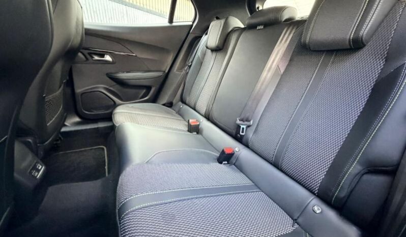 Peugeot 2008 GT / EAT8 / 130ch complet