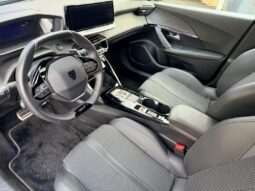 Peugeot 2008 GT / EAT8 / 130ch complet