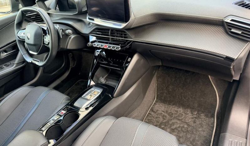 Peugeot 2008 GT / EAT8 / 130ch complet