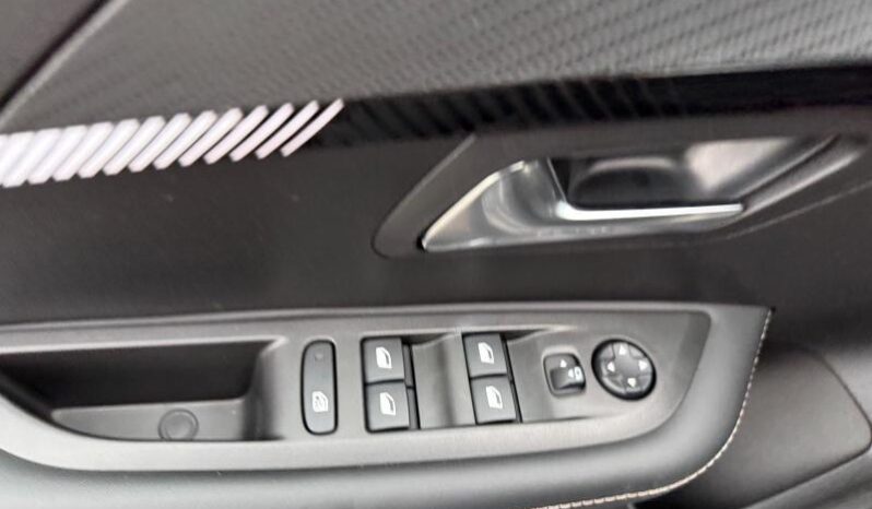 Peugeot 208 Allure / Hybrid / E-DSC6 complet