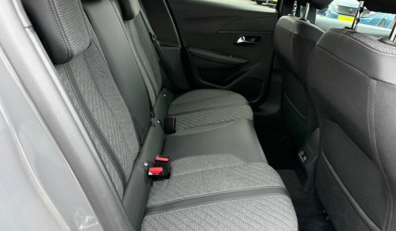 Peugeot 208 Allure / Hybrid / E-DSC6 complet