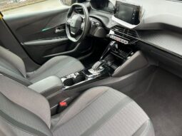 Peugeot 208 Allure / EAT8 / Carplay complet