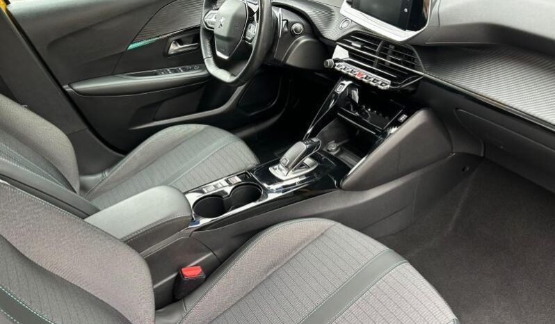 Peugeot 208 Allure / EAT8 / Carplay complet
