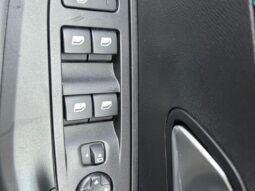 Peugeot 2008 Allure Pack / GPS complet