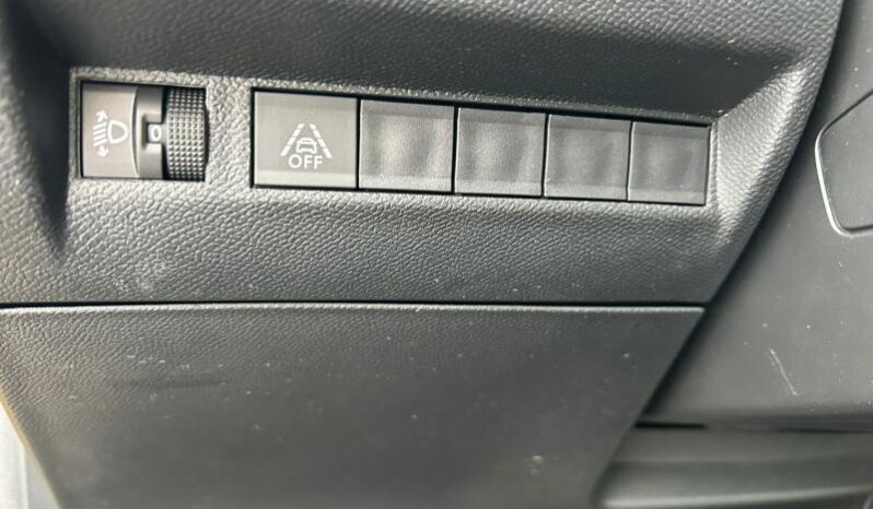 Peugeot 208 Allure / EAT8 / Carplay complet