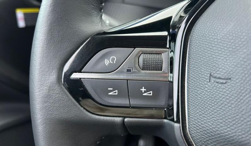 Peugeot 2008 Allure Pack / GPS complet