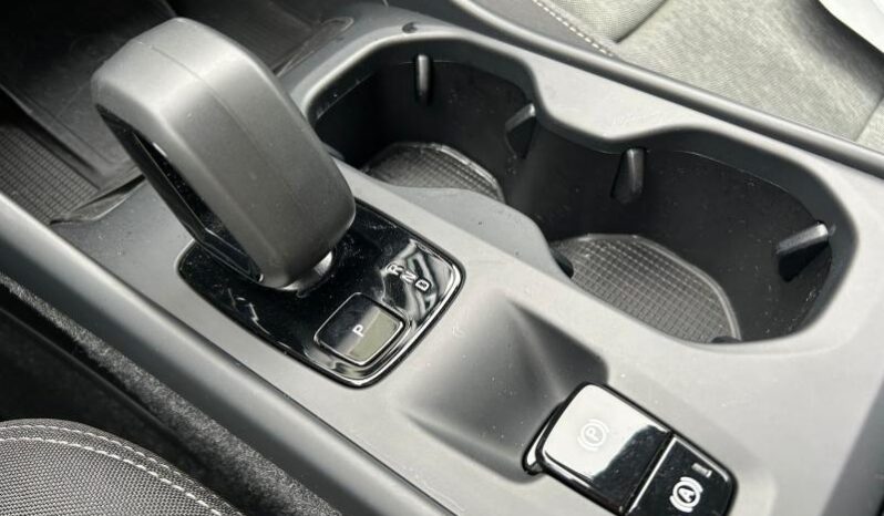 Volvo XC40 B3 / Mild Hybrid / Core complet