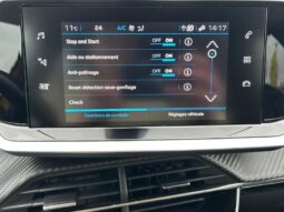 Peugeot 208 Allure / EAT8 / Carplay complet