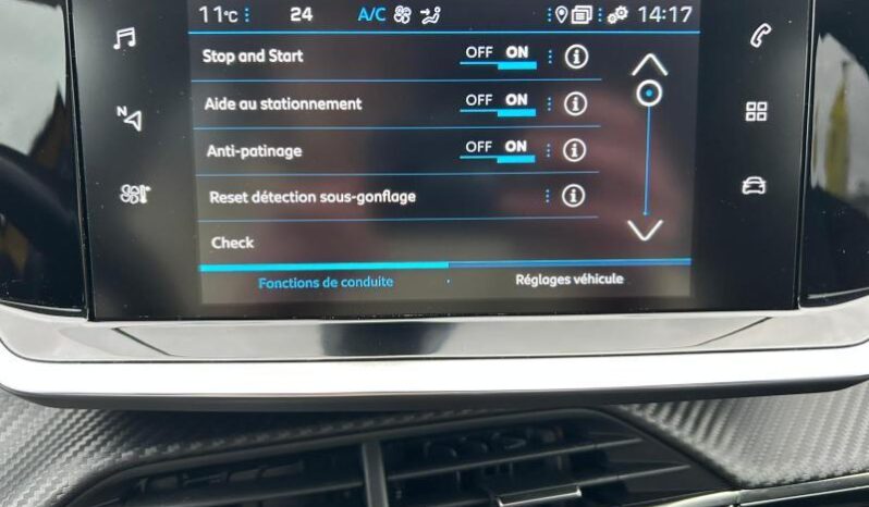 Peugeot 208 Allure / EAT8 / Carplay complet