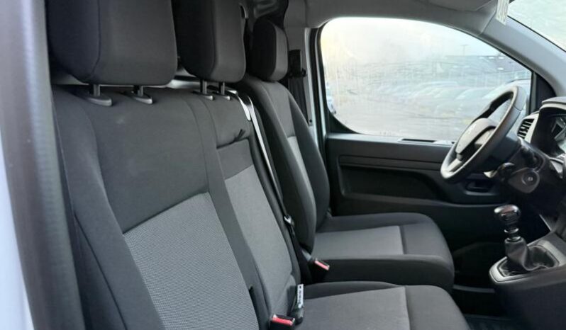 Citroen Jumpy Taille M / 145ch / Carplay complet