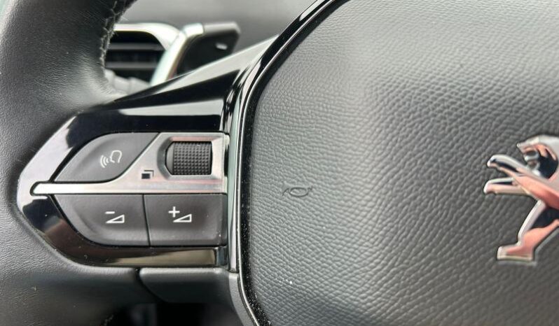 Peugeot 5008 Allure Pack / 1.5 BlueHDI / EAT8 complet